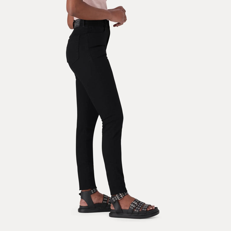 LEVI’S® WOMEN'S 710 MID-RISE SUPER SKINNY JEANS - BLACK