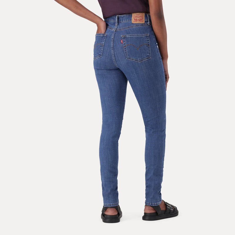 LEVI’S® WOMEN'S 721 HIGH-RISE SKINNY JEANS - MED INDIGO - FLAT FINISH