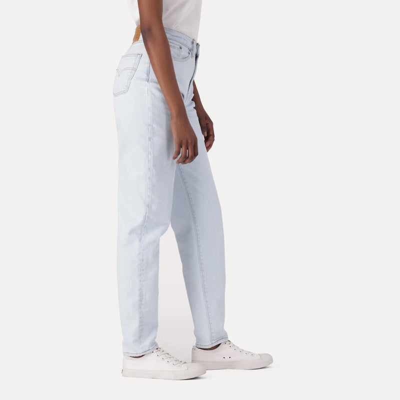 LEVI'S® WOMEN'S '80S MOM JEANS - LIGHT INDIGO - FLAT FINISH