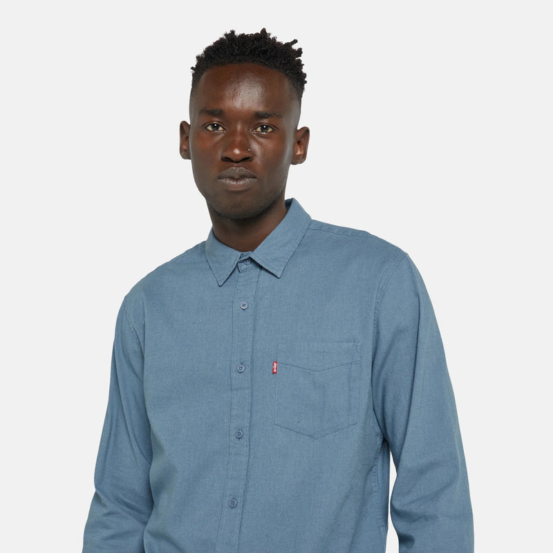 LEVI'S® MEN'S CLASSIC POCKET STANDARD FIT SHIRT - BLUE