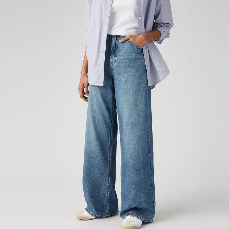 LEVI'S® WOMEN'S CINCH BAGGY JEANS - MED INDIGO - WORN IN
