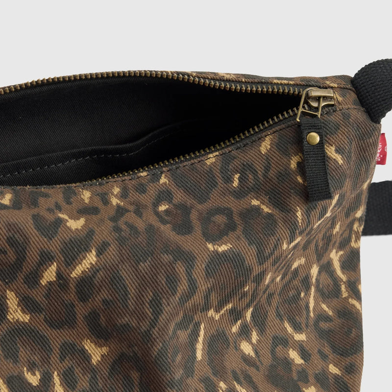 LEVI'S® WOMEN'S ALI SMALL SHOULDER BAG - NEUTRAL